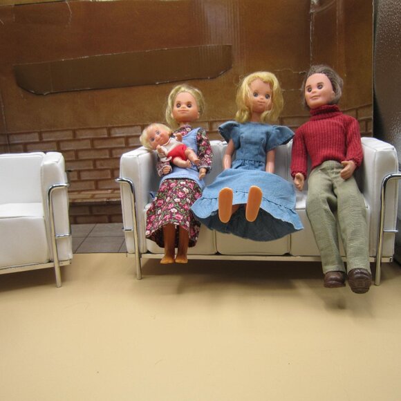 Mattel Vintage Sunshine Family Dolls (set of 4) - Picture 6 of 7
